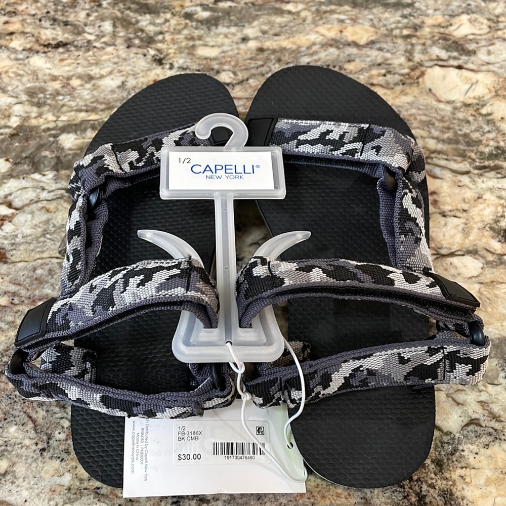 NWT Girls Capellini Camouflage Sandals
